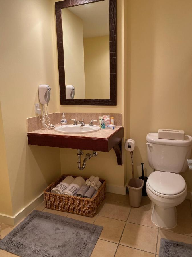 Ocean View Luxurious Condo-Best Location + Balcony Destin Exterior photo